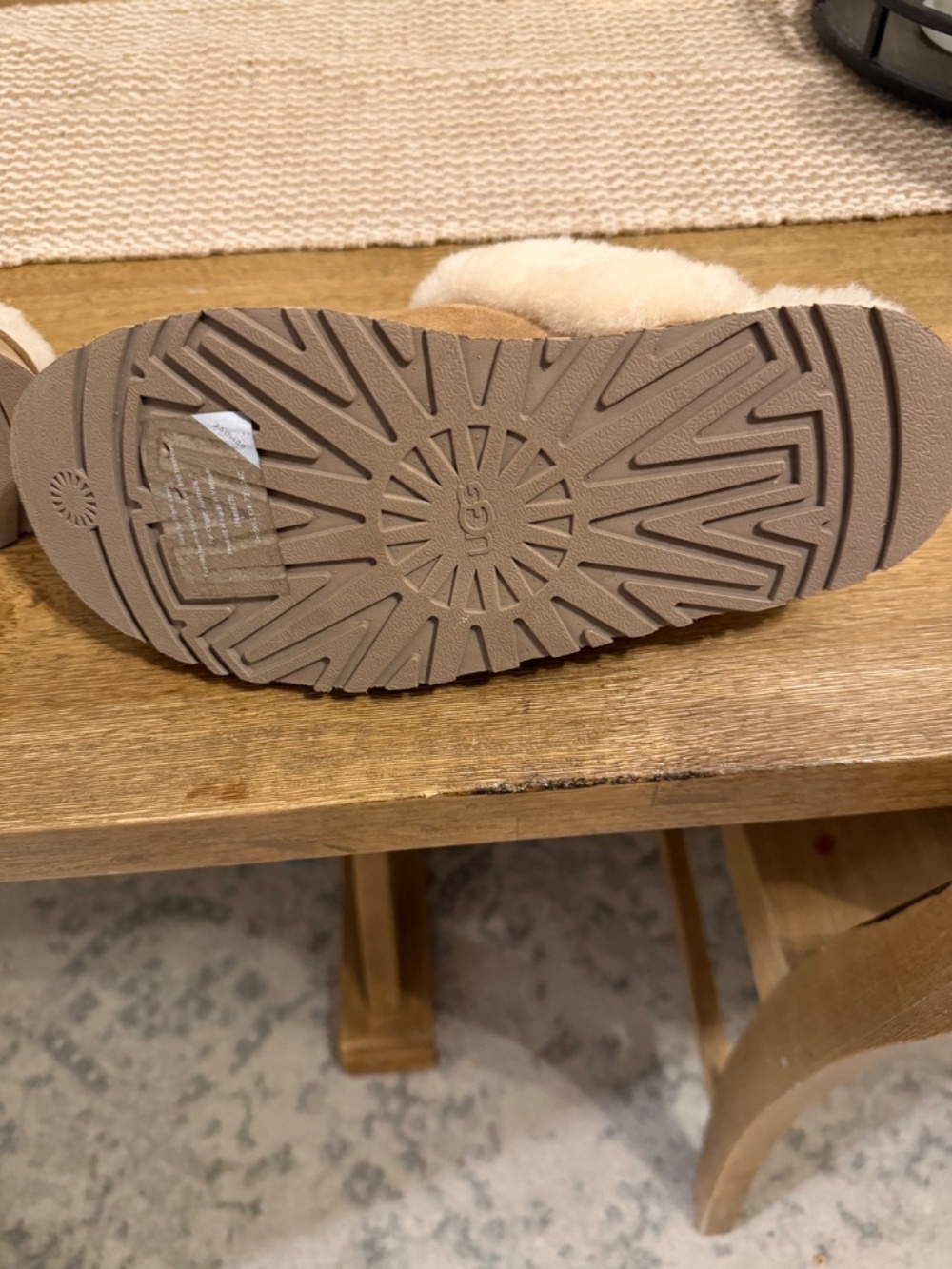 UGG - Picture 5 of 6